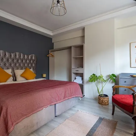 0095 - Pera, Great Location Apartament