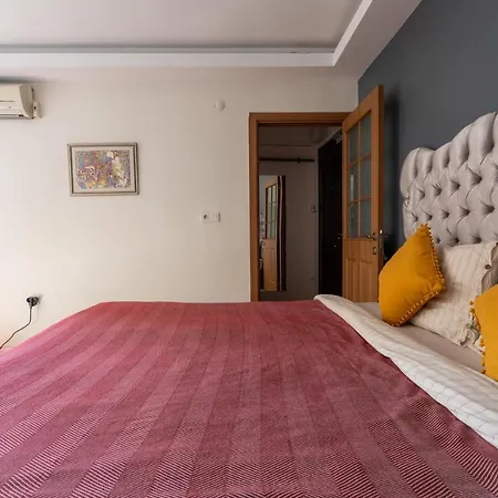 0095 - Pera, Great Location